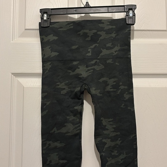 Spanx - Picture 3 of 5